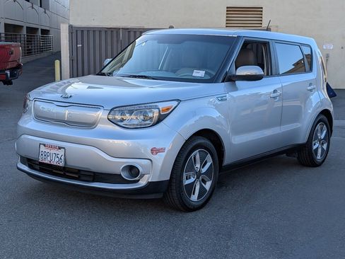 Used 2017 Kia Soul EV image 10