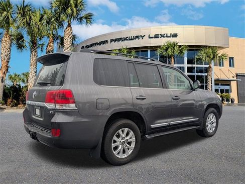 Used 2021 Toyota Land Cruiser image 5