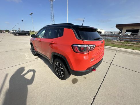 Used 2020 Jeep Compass Trailhawk w/ Cold Weather Group AWD/4WD image 11