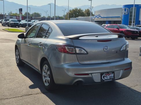 Used 2013 MAZDA MAZDA3 i SV FWD image 8