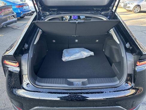 Used 2025 Toyota Prius SE image 13