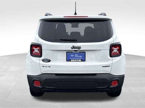 Used 2017 Jeep Renegade Latitude w/ Cold Weather Group image 6