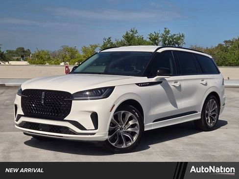 New 2026 Lincoln Aviator 2WD image 1