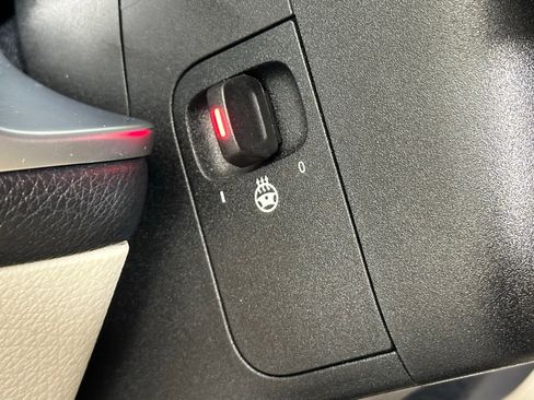 Used 2022 Mercedes-Benz GLB 250 4MATIC image 12