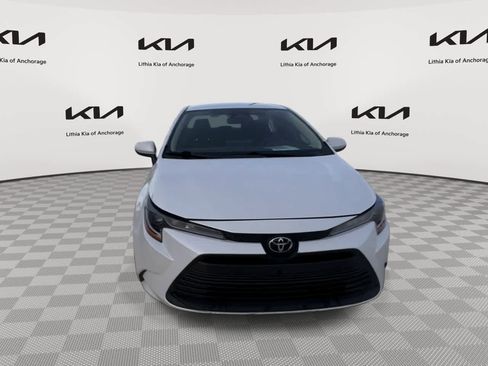 Used 2023 Toyota Corolla LE w/ LE Convenience Package image 3
