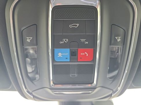 Used 2025 Jeep Grand Cherokee Altitude AWD/4WD image 30