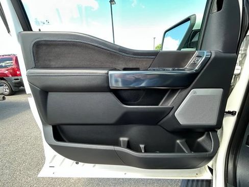 Used 2025 Ford F150 Platinum AWD/4WD image 36
