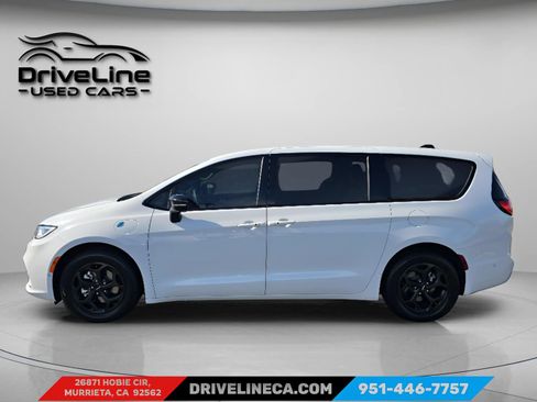 Used 2024 Chrysler Pacifica Limited FWD image 14