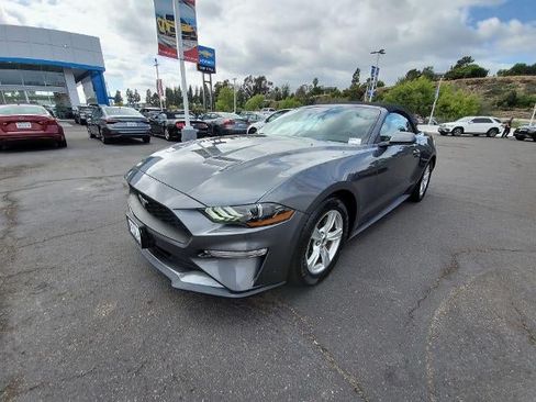 Used 2023 Ford Mustang Convertible RWD image 4