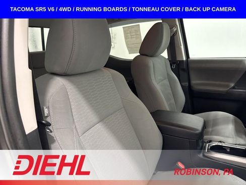 Used 2019 Toyota Tacoma SR5 AWD/4WD image 14
