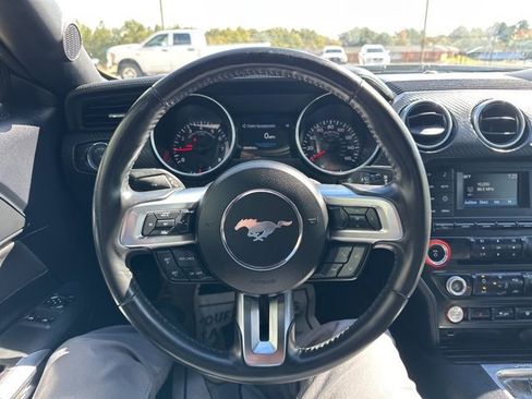 Used 2018 Ford Mustang Coupe image 12