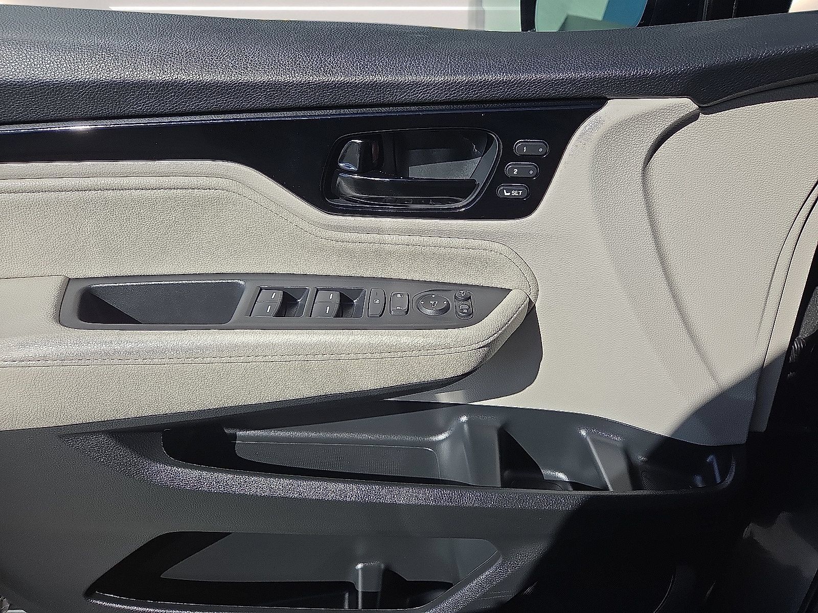 Used 2025 Honda Odyssey Elite image 25