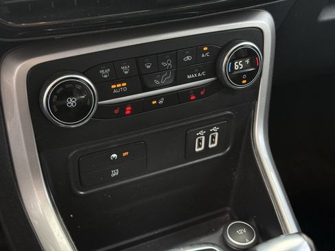 Used 2021 Ford EcoSport Titanium image 21