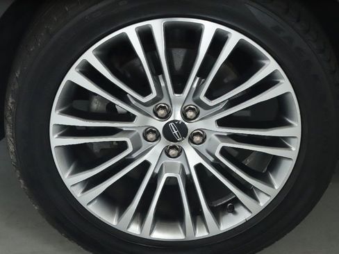 Used 2016 Lincoln MKX Reserve w/ Driver Assistance Package AWD/4WD image 39