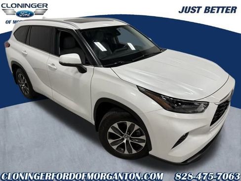 Used 2023 Toyota Highlander LE image 40