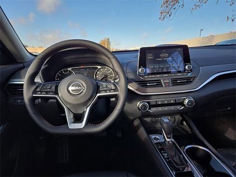 New 2025 Nissan Altima 2.5 SR image 13