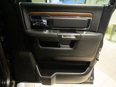 Used 2016 RAM 1500 Laramie w/ Convenience Group image 10