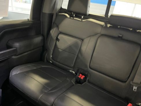 Used 2022 Chevrolet Silverado 2500 LTZ w/ LTZ Premium Package image 18