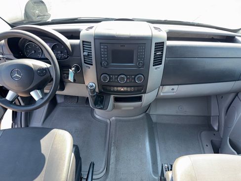 Used 2018 Mercedes-Benz Sprinter 2500 image 20