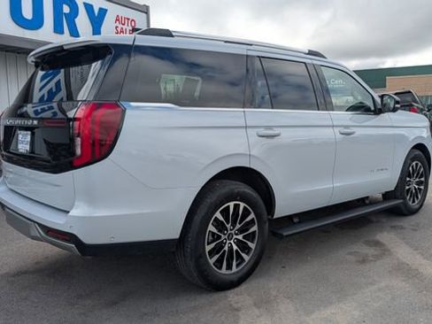 Used 2025 Ford Expedition Platinum AWD/4WD image 13