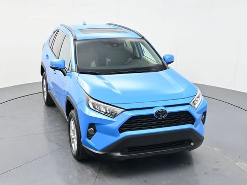 Used 2019 Toyota RAV4 XLE w/ Carpet Mat Package AWD/4WD image 39