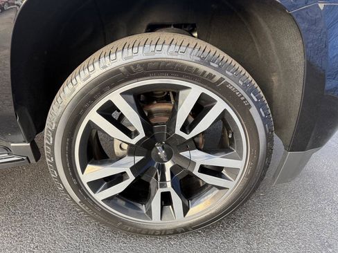 Used 2019 Chevrolet Tahoe Premier w/ RST 6.2L Performance Edition AWD/4WD image 27
