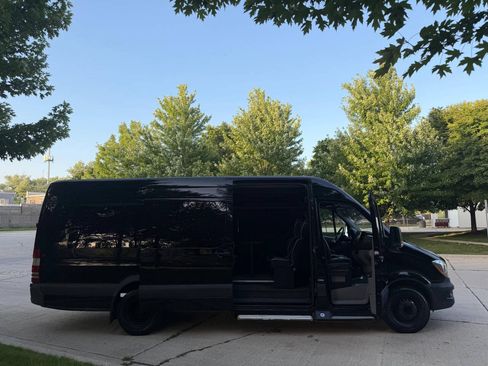 Used 2016 Mercedes-Benz Sprinter 3500 image 16