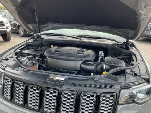 Used 2019 Jeep Grand Cherokee Altitude RWD image 23