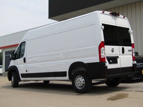 Used 2023 RAM ProMaster 2500 FWD image 8