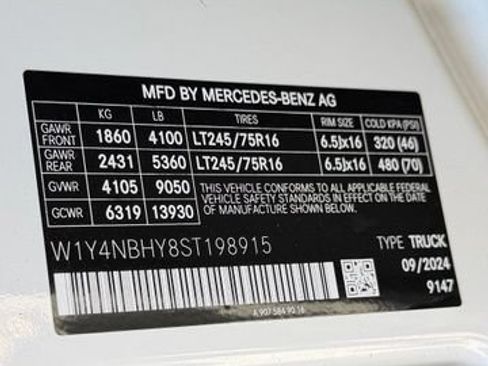 Used 2025 Mercedes-Benz Sprinter 2500 image 21