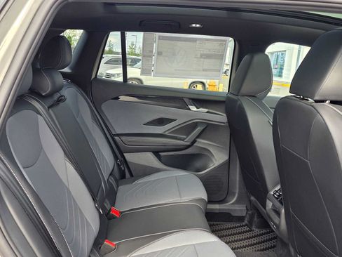 New 2026 Volkswagen Tiguan SE R-Line AWD/4WD image 12