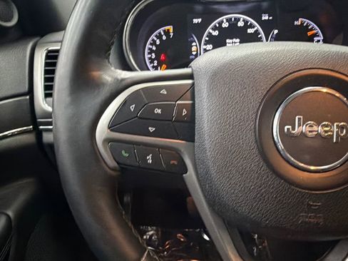 Used 2018 Jeep Grand Cherokee Limited image 24