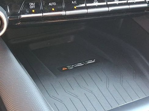 Used 2025 Chevrolet Equinox EV RS FWD image 26