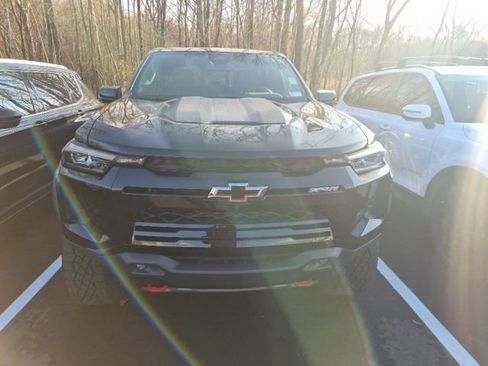 Used 2024 Chevrolet Colorado ZR2 w/ ZR2 Convenience Package III image 2