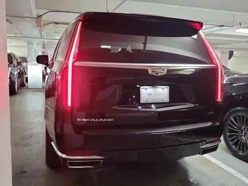 Used 2023 Cadillac Escalade Luxury RWD image 14