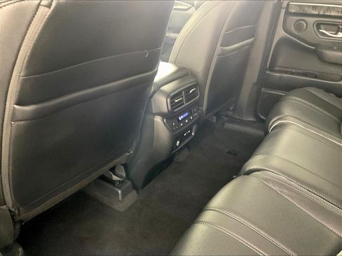 Used 2025 Honda Pilot Elite image 10