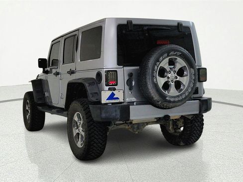 Used 2017 Jeep Wrangler Unlimited Sahara w/ Trailer Tow Group AWD/4WD image 3