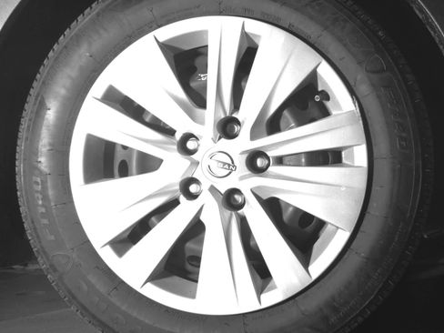 Used 2025 Nissan Sentra S image 11