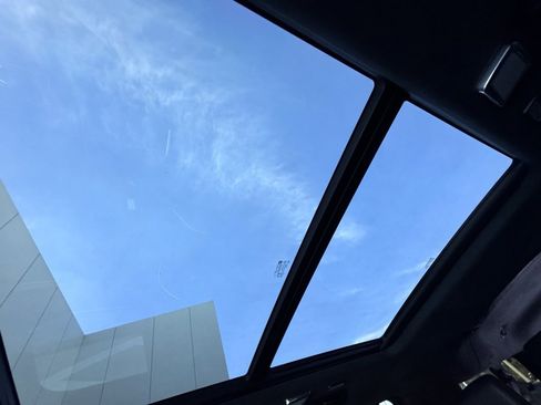 Used 2023 Cadillac Escalade ESV Sport Platinum w/ LPO, ONYX Package image 36