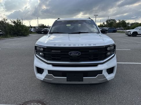 Used 2025 Ford Expedition Max Platinum AWD/4WD image 17