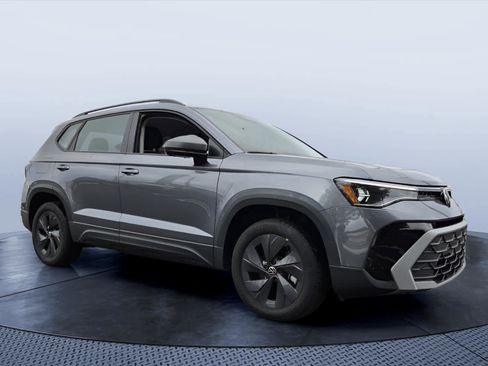 Used 2025 Volkswagen Taos S FWD image 2