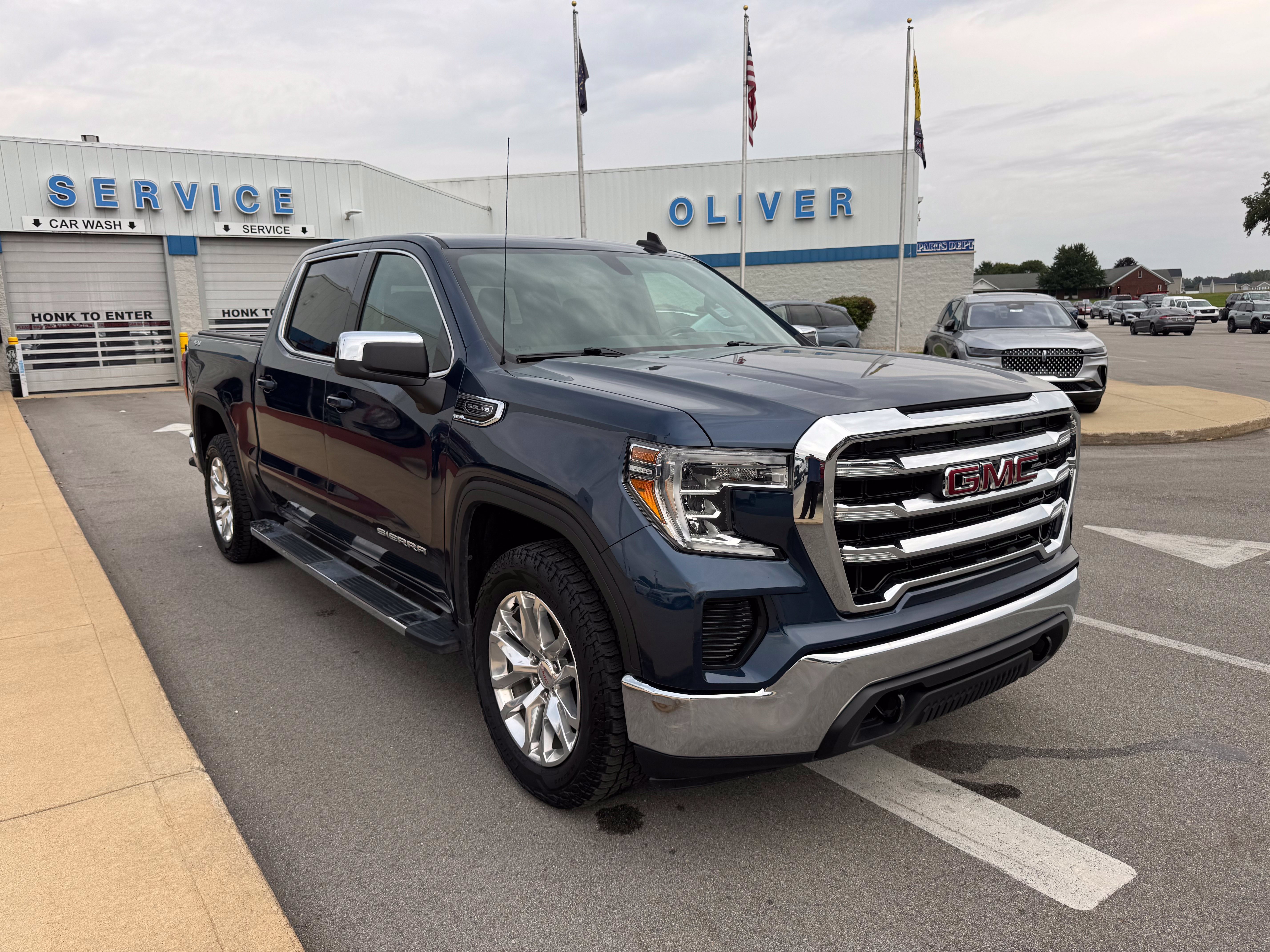 Used 2019 GMC Sierra 1500 SLE w/ SLE Value Package AWD/4WD image 1