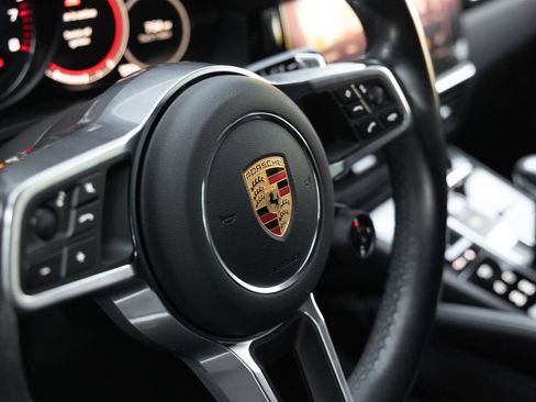 Used 2022 Porsche Cayenne S AWD/4WD image 19