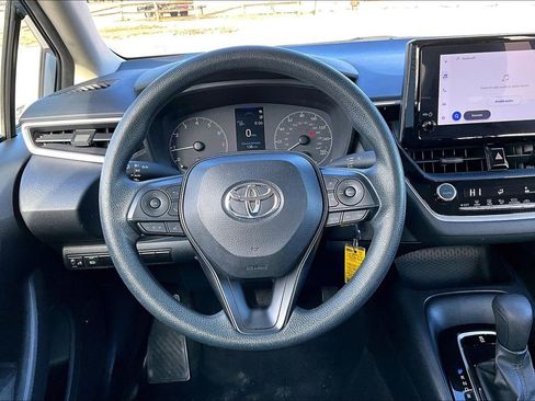 Used 2023 Toyota Corolla LE image 5