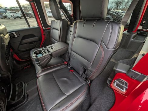 Used 2018 Jeep Wrangler Unlimited Rubicon image 17