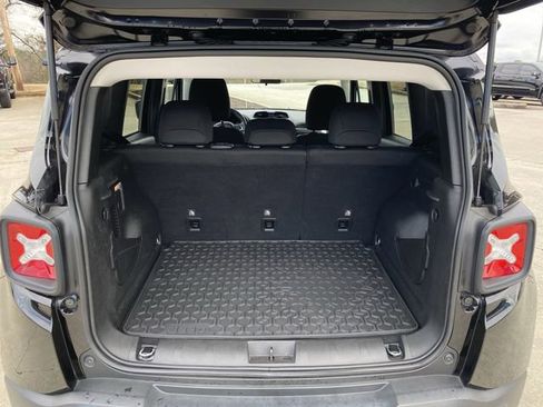 Used 2021 Jeep Renegade Latitude image 31