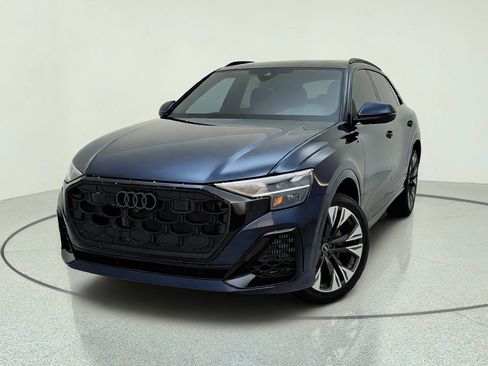Used 2025 Audi Q8 Premium Plus AWD/4WD image 2