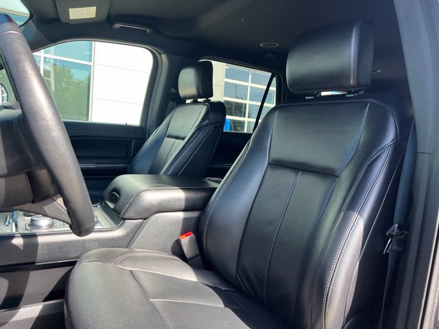 Used 2020 Ford Expedition XLT w/ Equipment Group 202A AWD/4WD image 26
