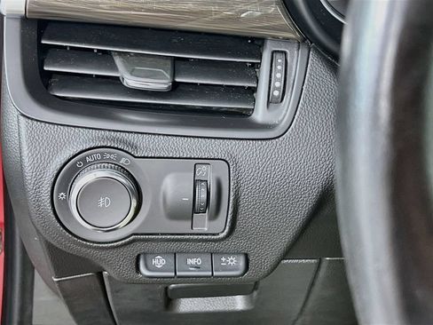 Certified 2020 Buick Envision Premium w/ Driver Confidence Package AWD/4WD image 9