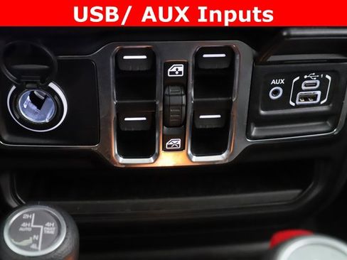 Used 2025 Jeep Wrangler Unlimited Sahara image 22